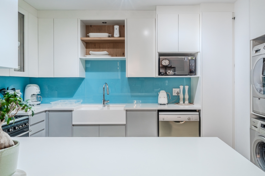 To Let 2 Bedroom Property for Rent in Fresnaye Western Cape